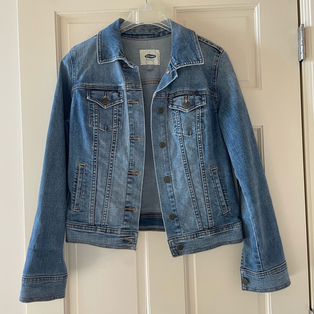 Old Navy Jean Jacket in Medium Wash (S)